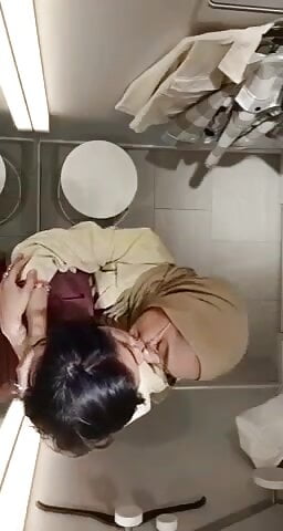 Gadis jilbab sange mesum diruang ganti
