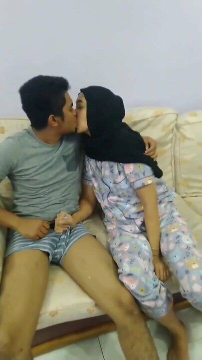 Indo Hijabi Blowjob